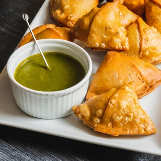 Samosa's (4pcs) (Famous Item)