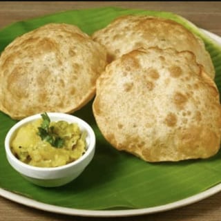 Poori With Baaji (2pcs)